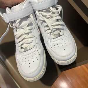 Nike Classic White High-Tops Shoes Sz 9.5 mens